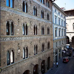 Hotel Pierre, Florence